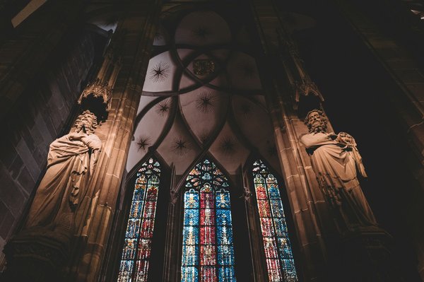 La vie et l'impact de Saint Irénée de Lyon, un Père de l'Église